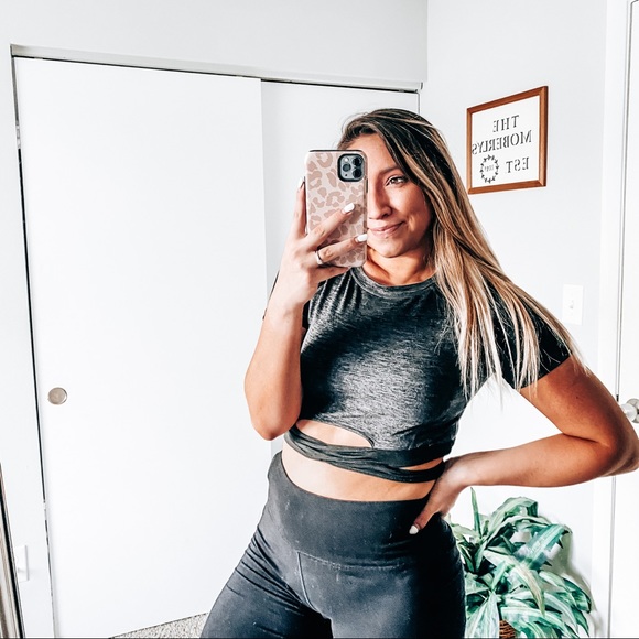 Mono B Tops - Mono b cropped workout shirt